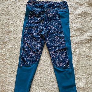 NWOT Under Armour Capri leggings